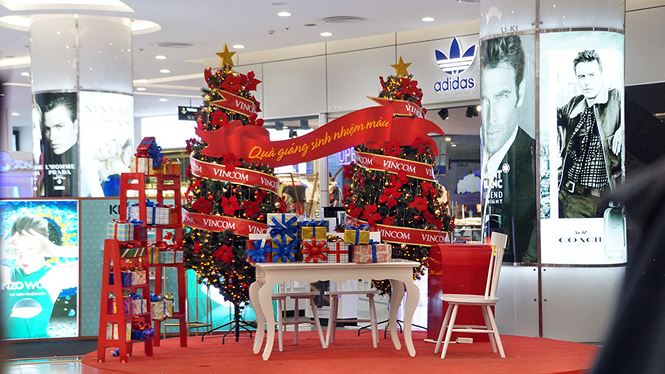 Không khí Noel tràn ngập phố phường Hà Nội